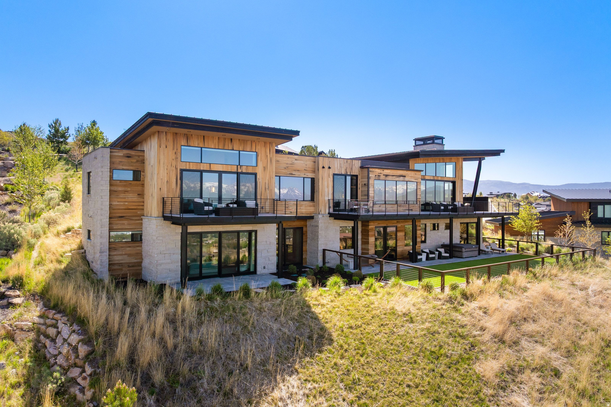 RED LEDGES - Residential