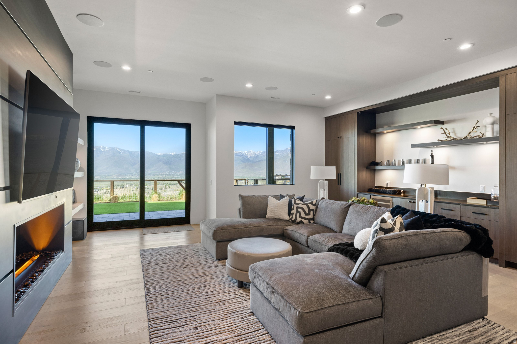 RED LEDGES - Residential
