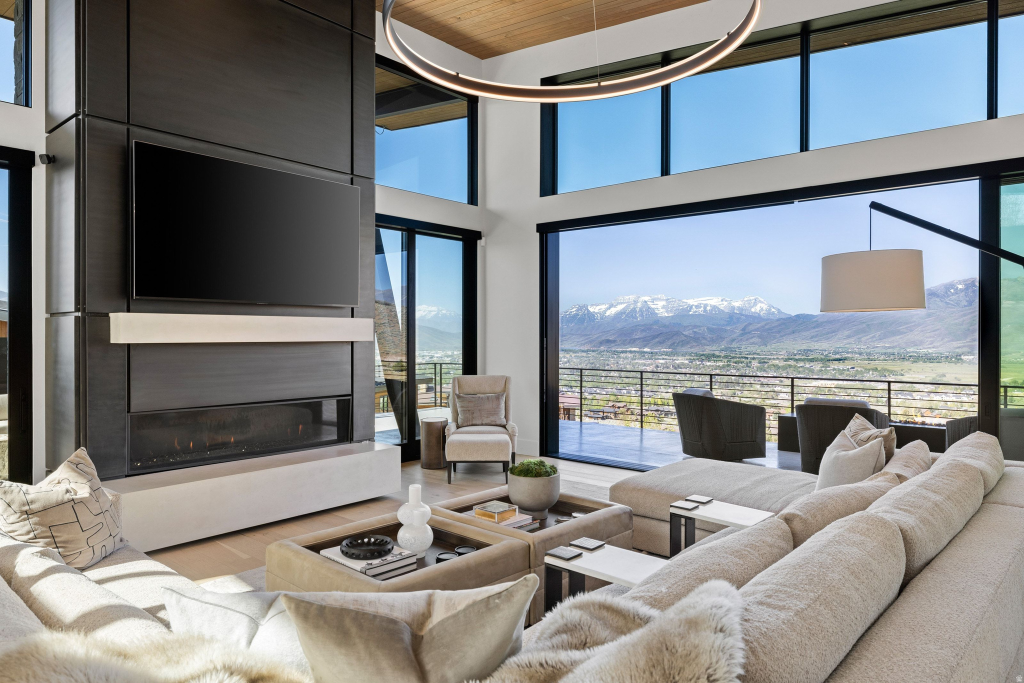 RED LEDGES - Residential