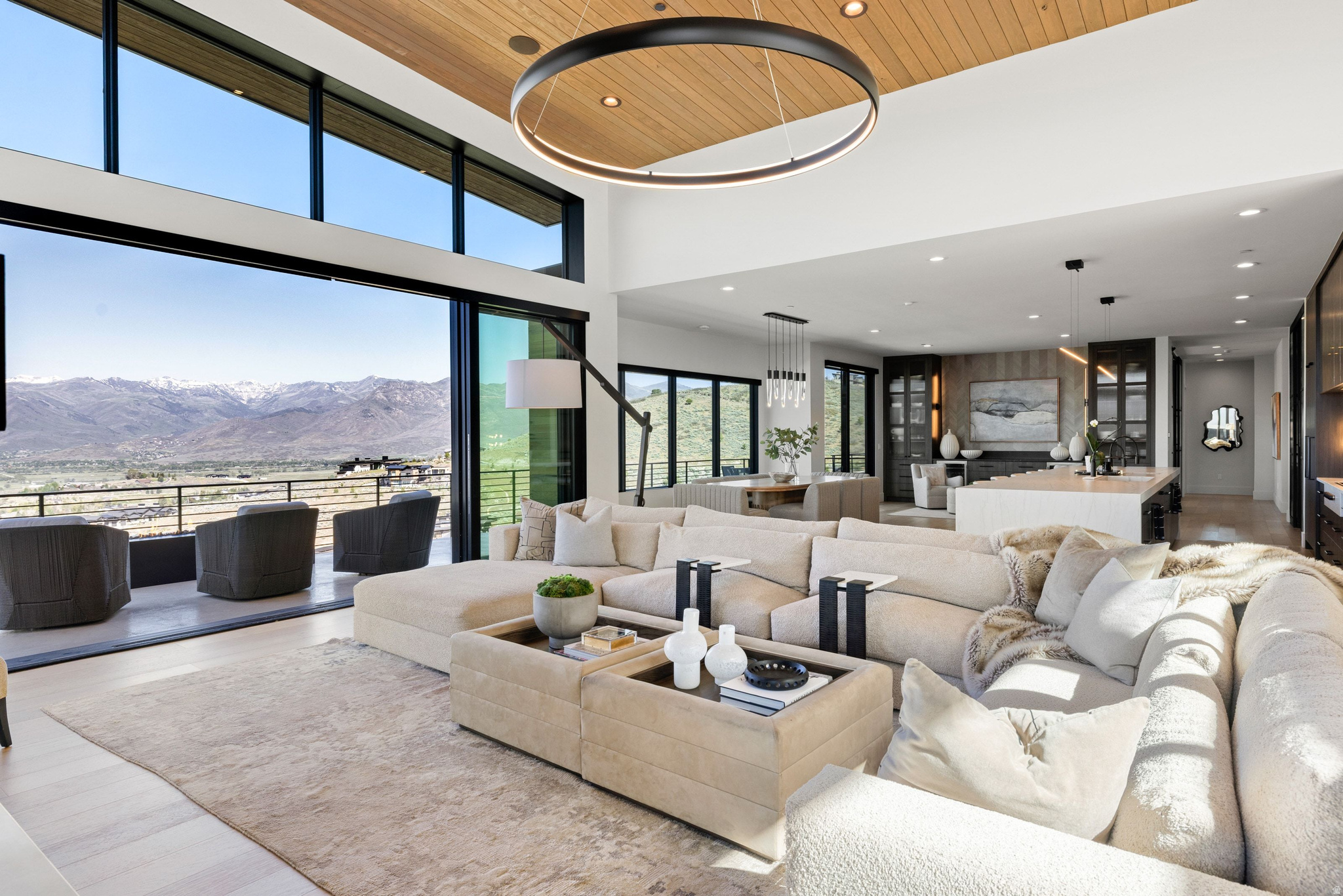 RED LEDGES - Residential