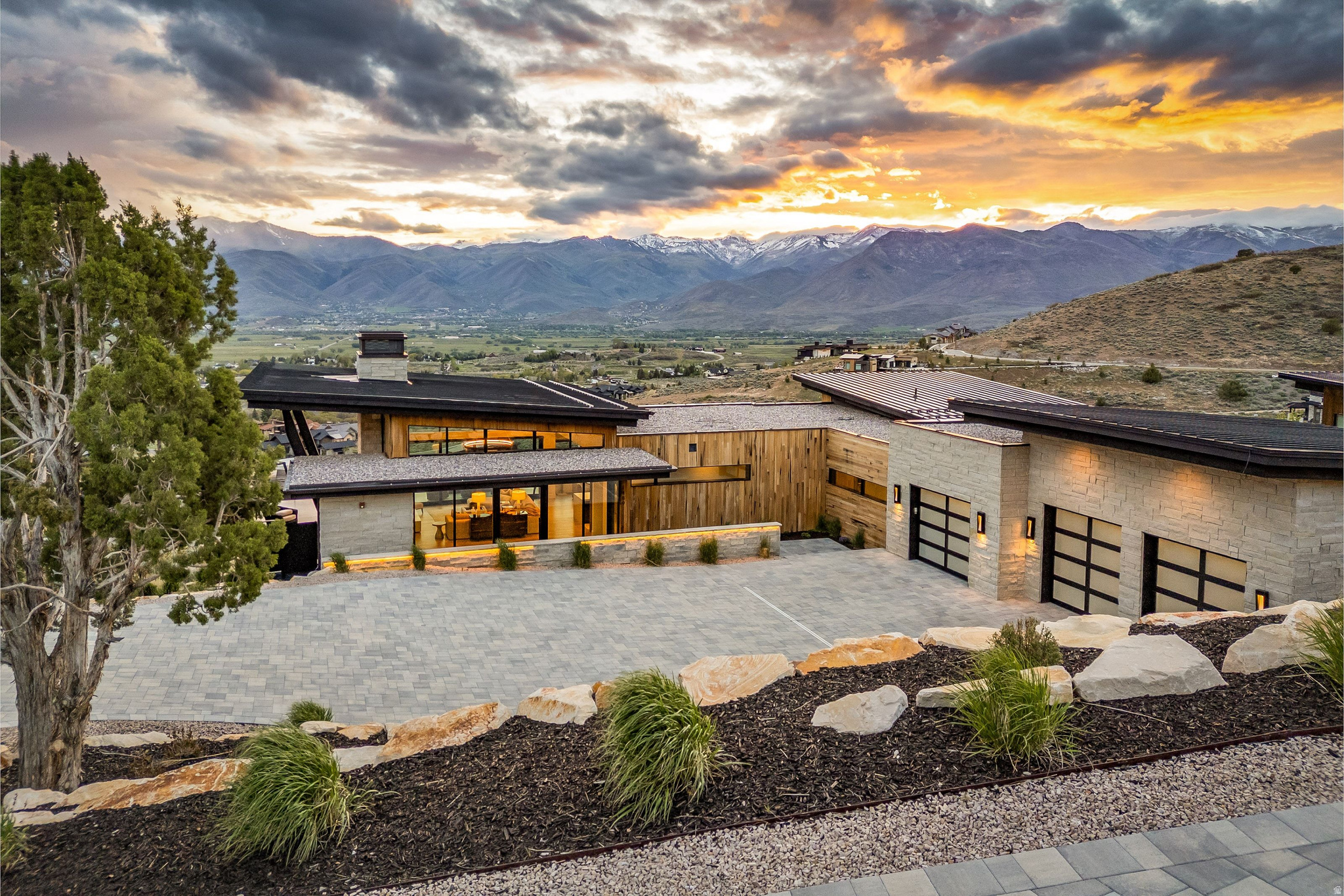 RED LEDGES - Residential
