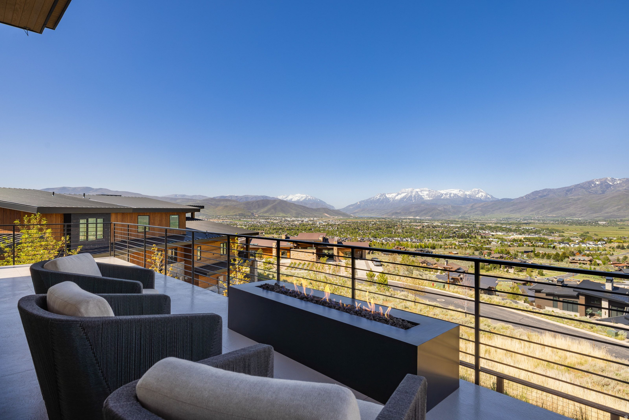 RED LEDGES - Residential