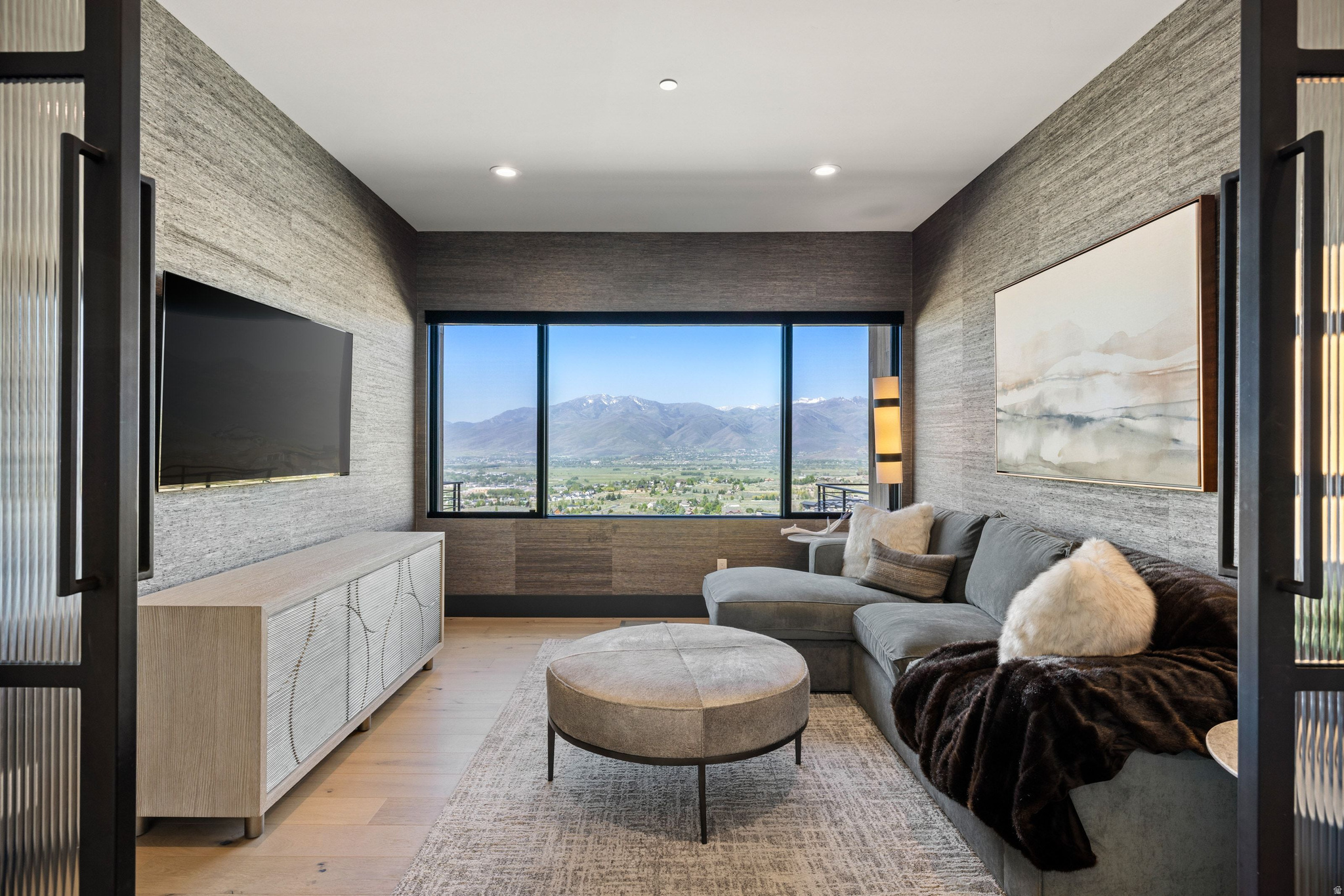 RED LEDGES - Residential