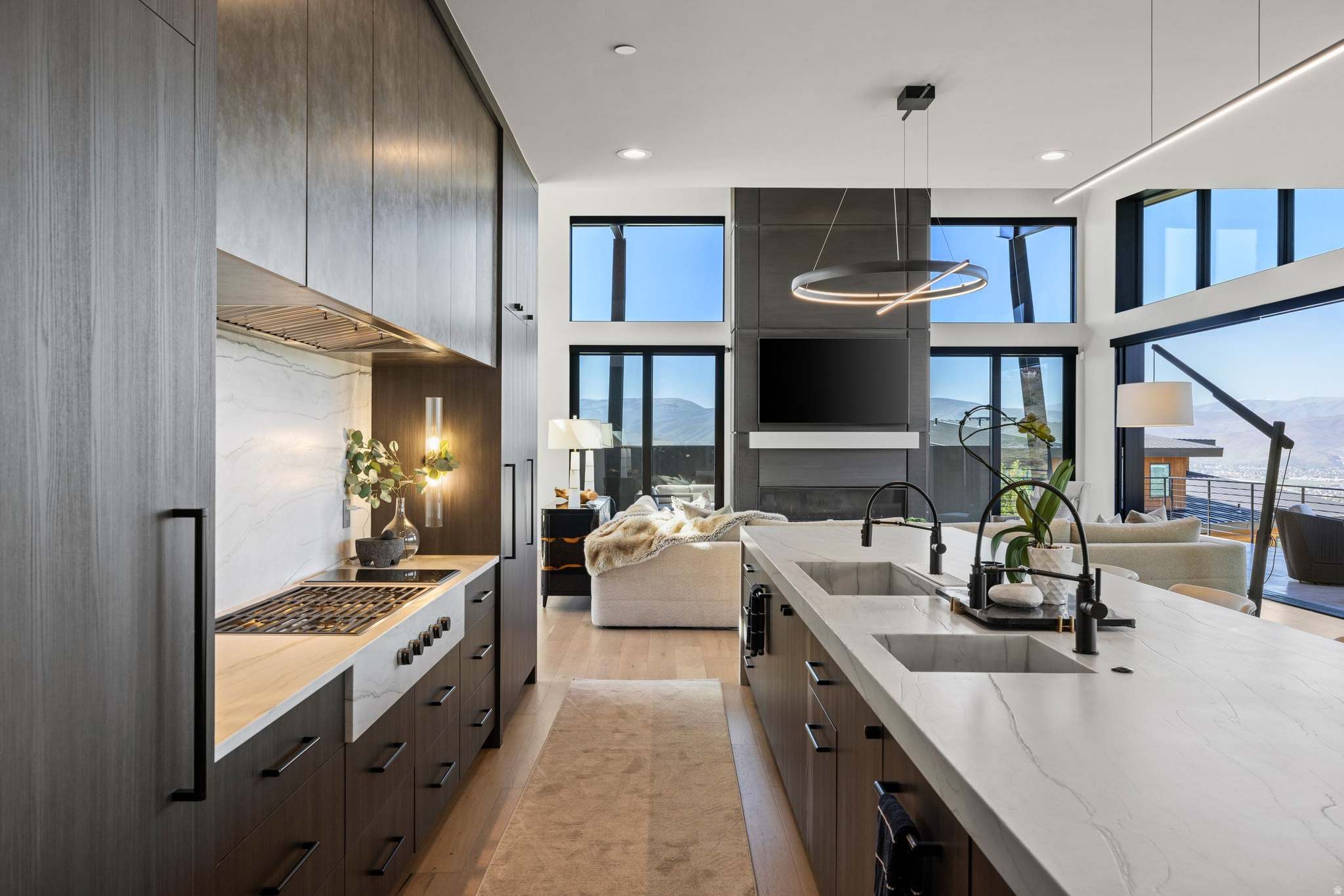 RED LEDGES - Residential