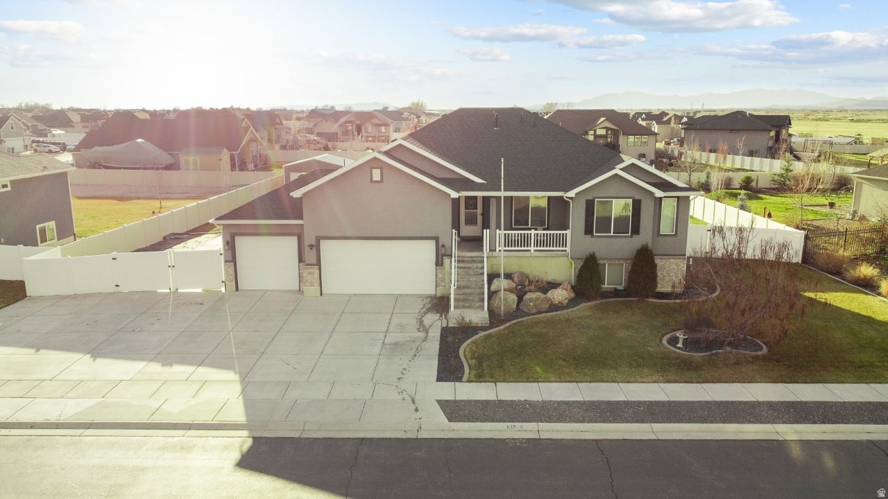 QUAIL MEADOWS ESTATE - Residential