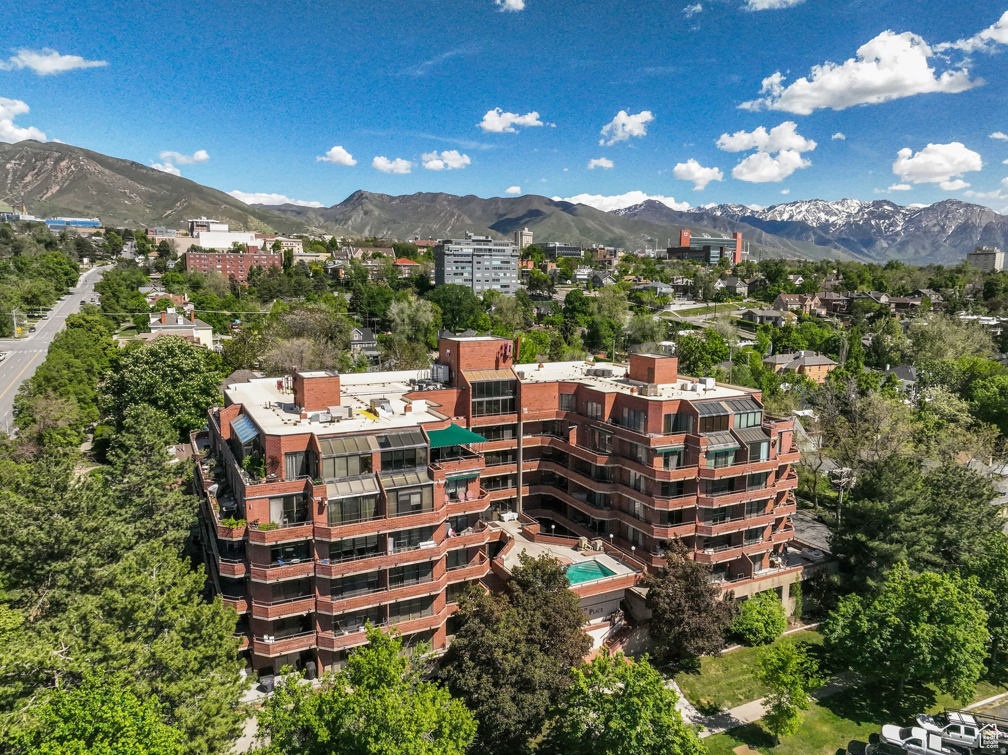 ARLINGTON PLACE - Residential