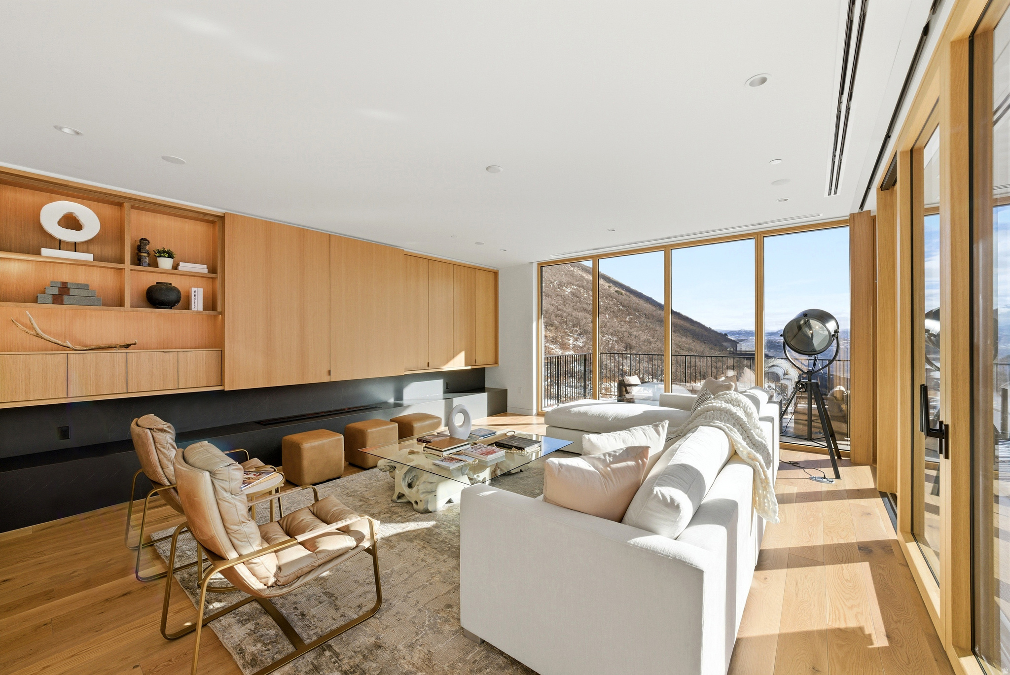 FOUNDERS PLACE - Residential