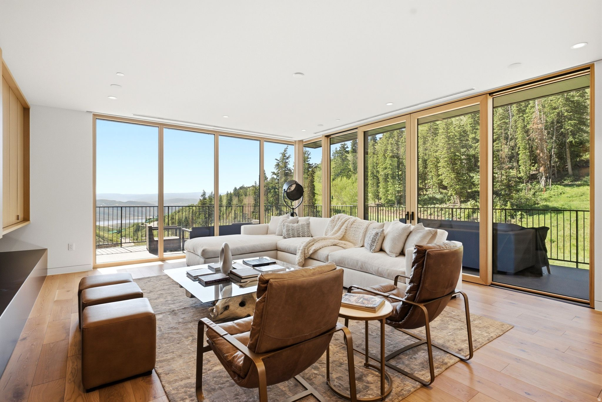 FOUNDERS PLACE - Residential
