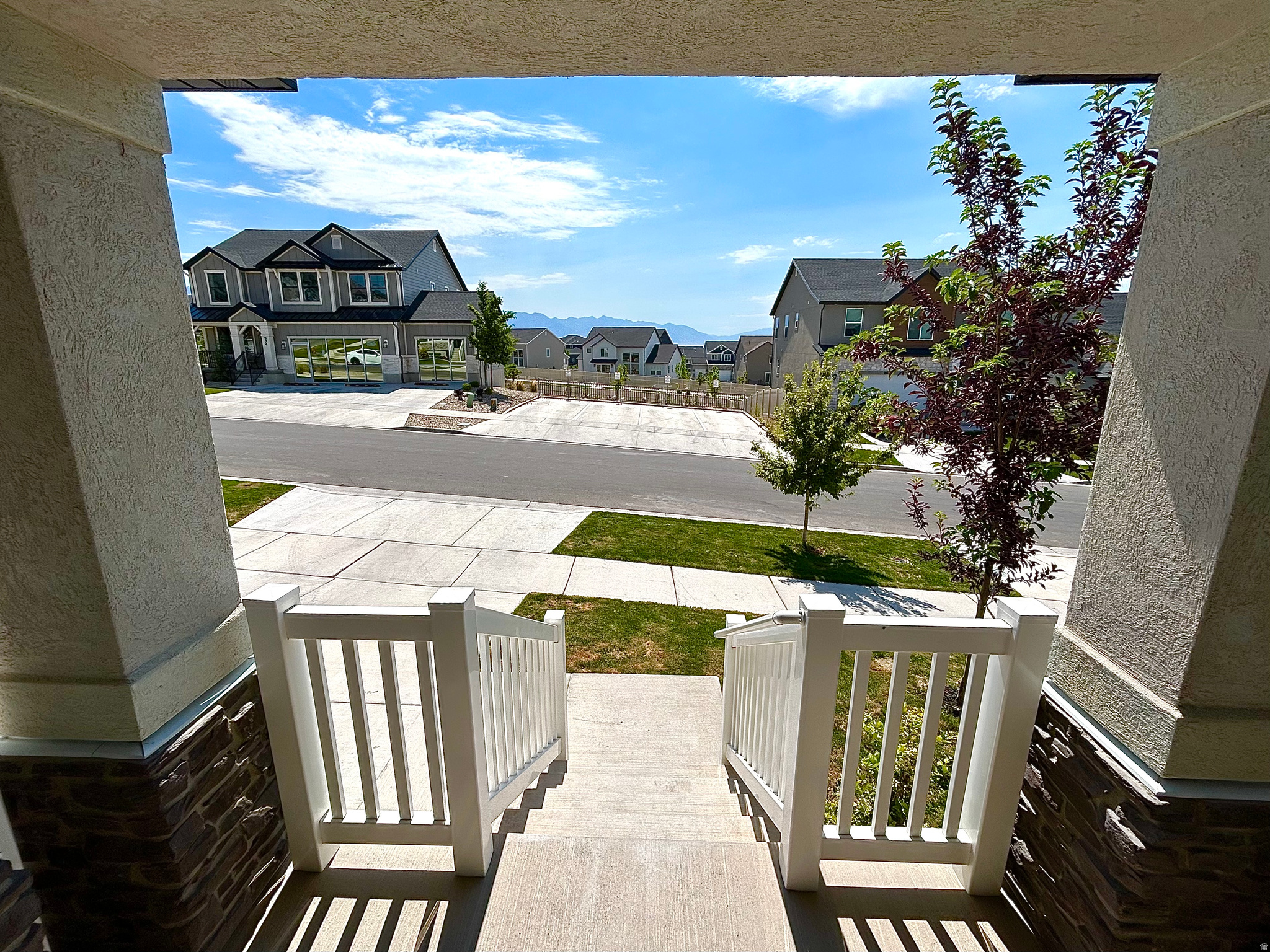 RIDGEHORNE - Residential