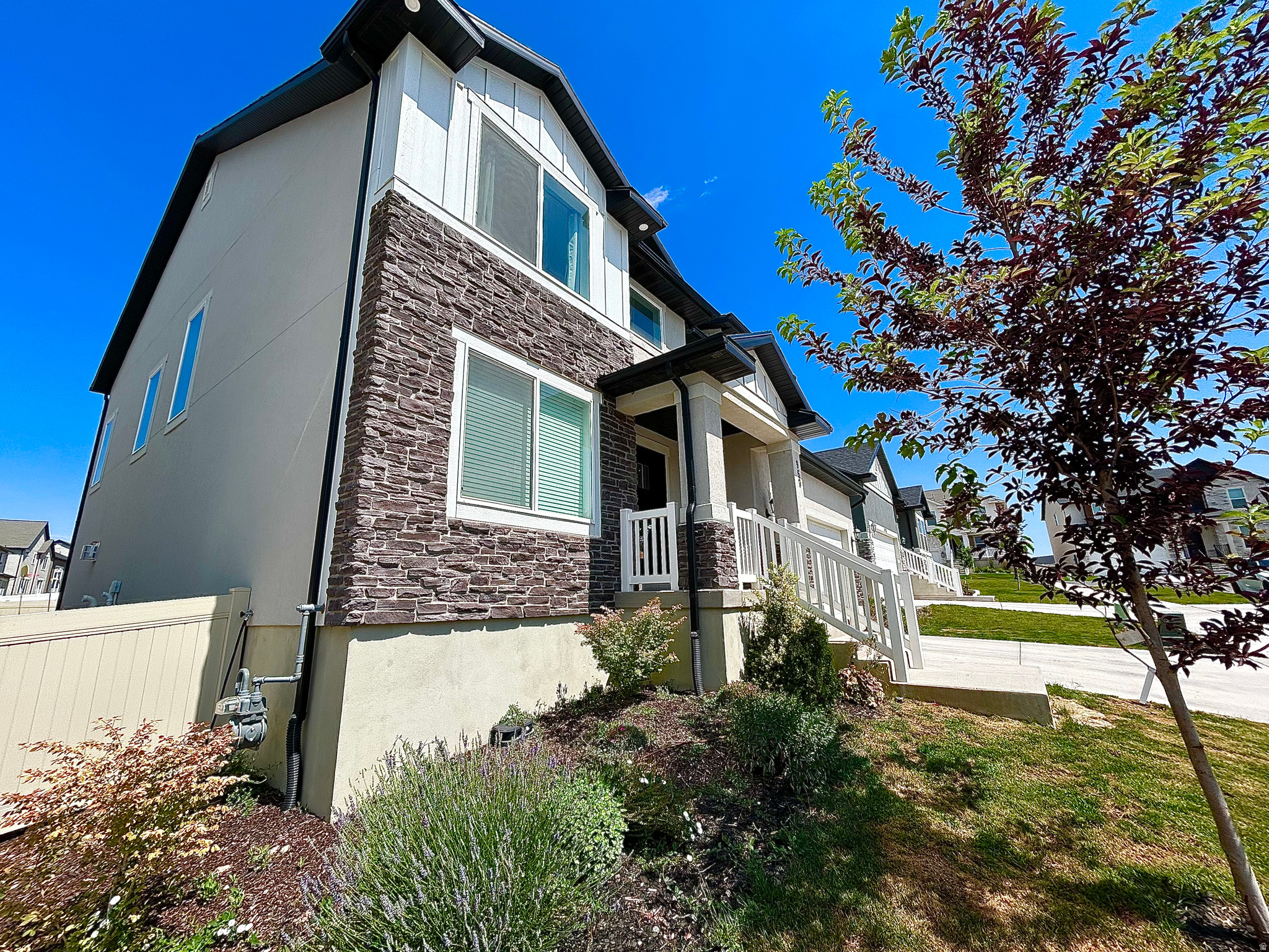 RIDGEHORNE - Residential