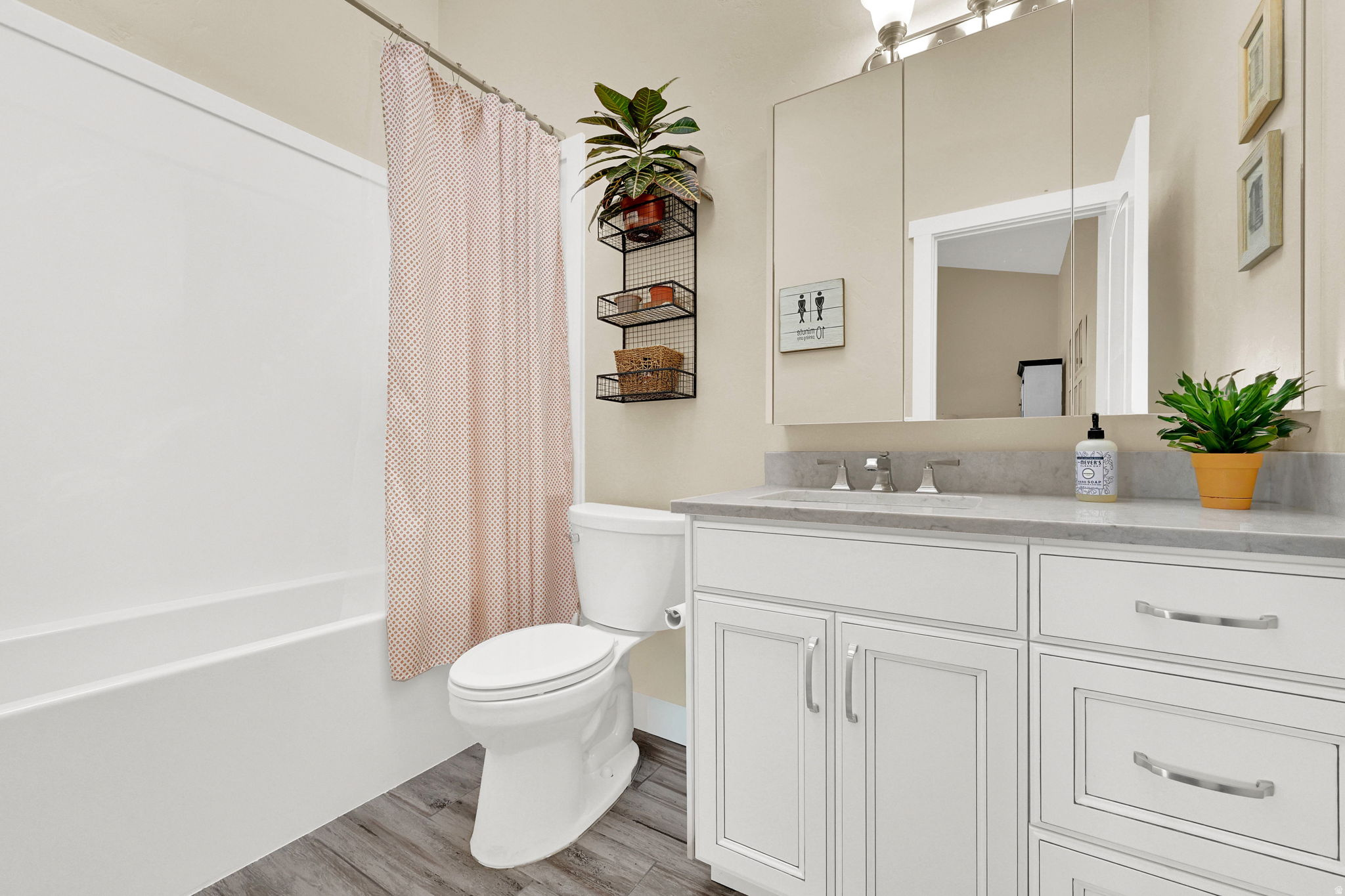CHASE LANE VILLAGE - Residential