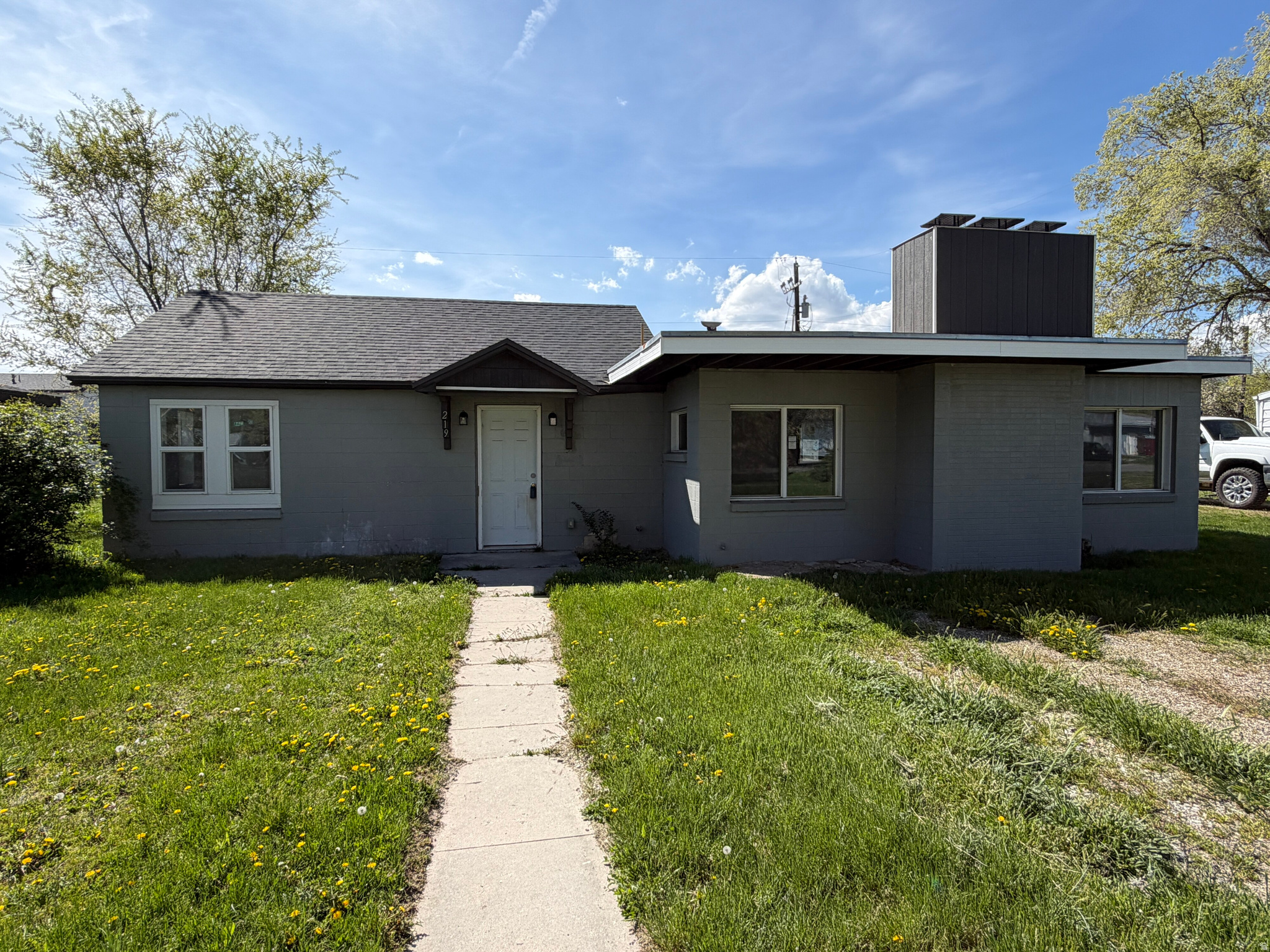 This stunning single-level home checks all the boxes! Featuring 3 spacious bedrooms and 2 fully updated bathrooms, this move-in ready gem offers effortless one-story living without sacrificing style or comfort. The beautifully renovated kitchen boasts modern finishes and plenty of space to cook, gather, and entertain, while the updated bathrooms provide a clean, contemporary feel from the moment you walk in. This Tremonton charmer is the perfect place to call home.