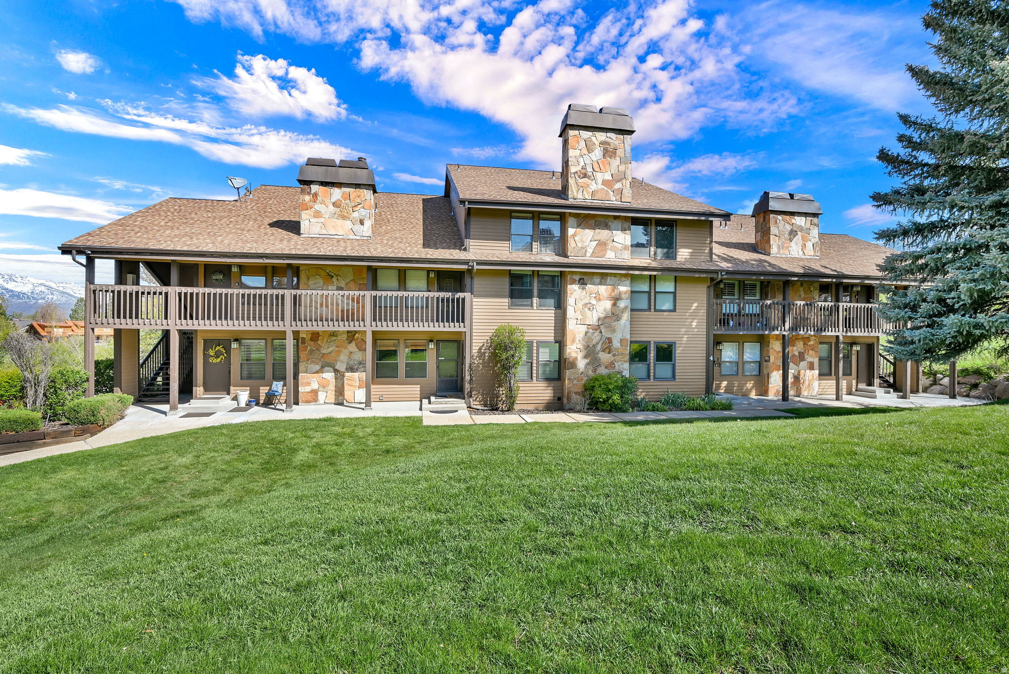 WOLF LODGE - Residential