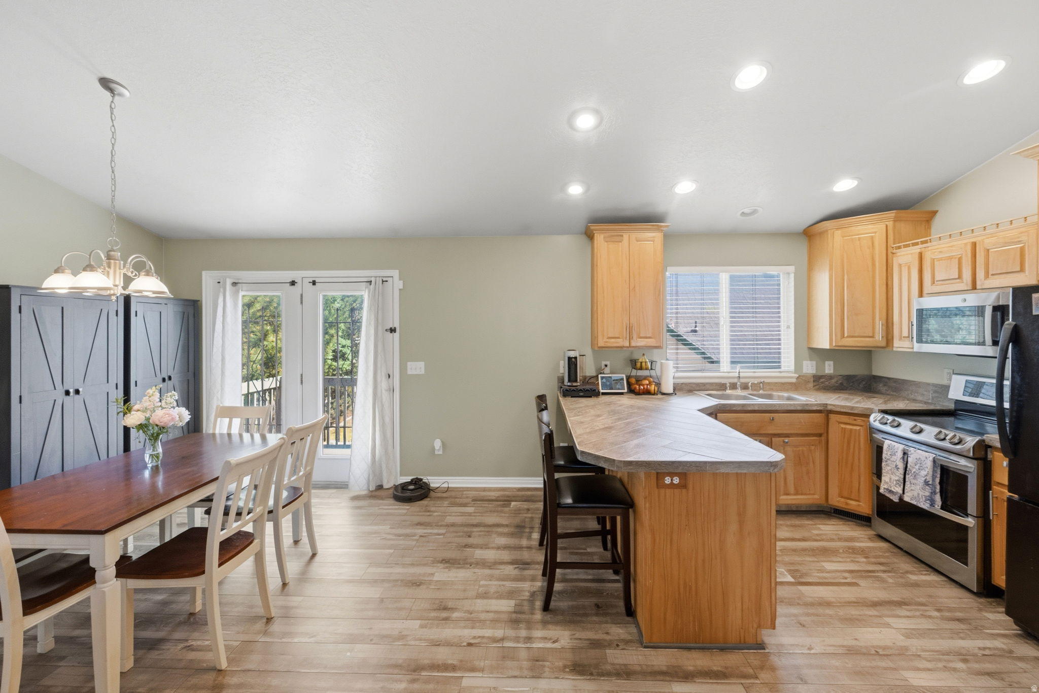 CEDAR COVE - Residential