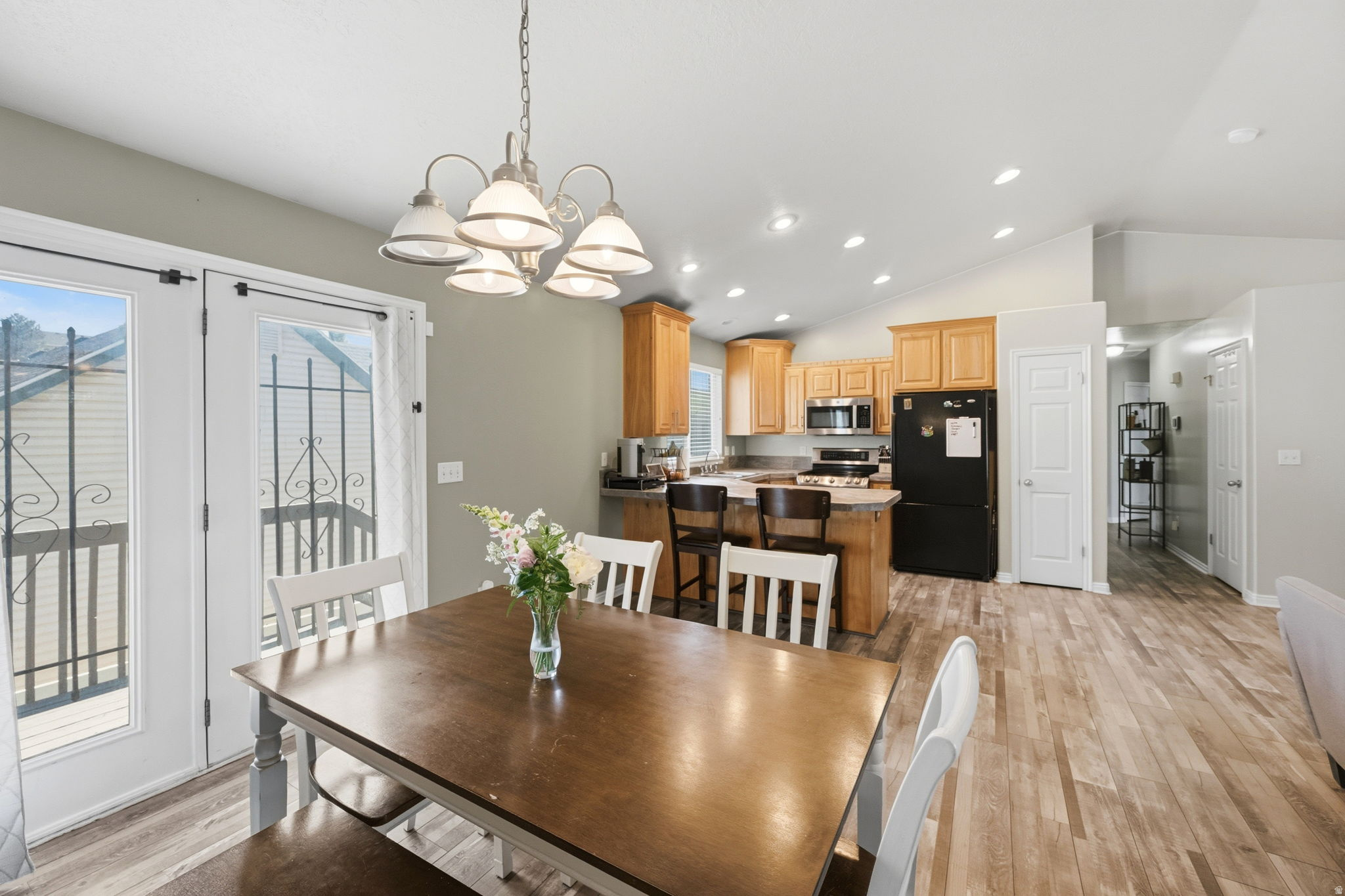 CEDAR COVE - Residential