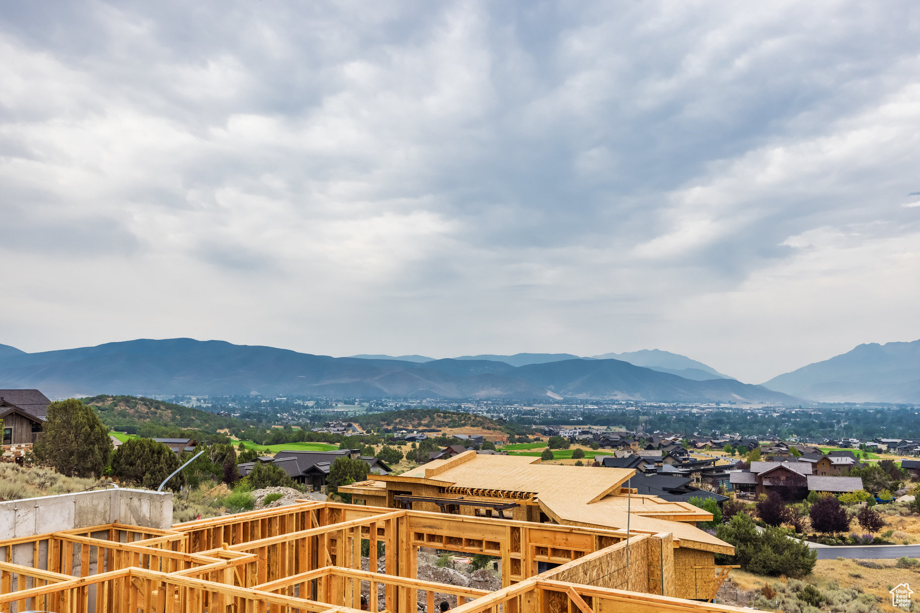RED LEDGES - Residential