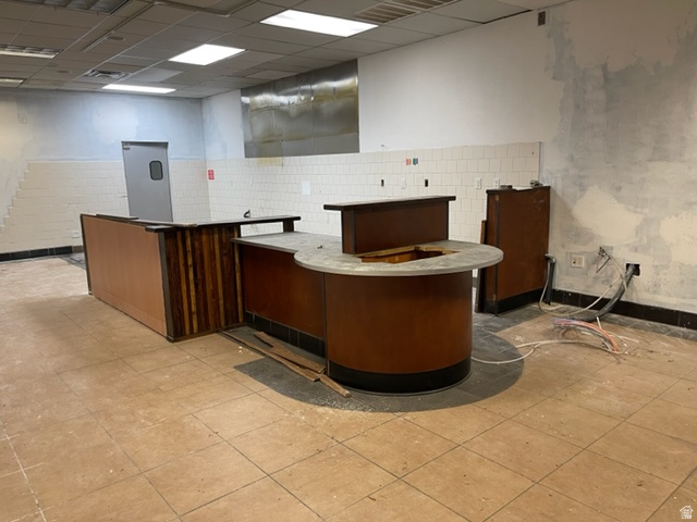 UINTAH PLAZA - Commercial Lease