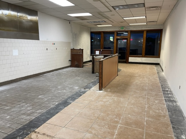 UINTAH PLAZA - Commercial Lease