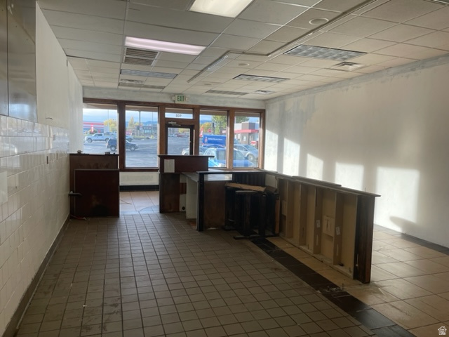 UINTAH PLAZA - Commercial Lease