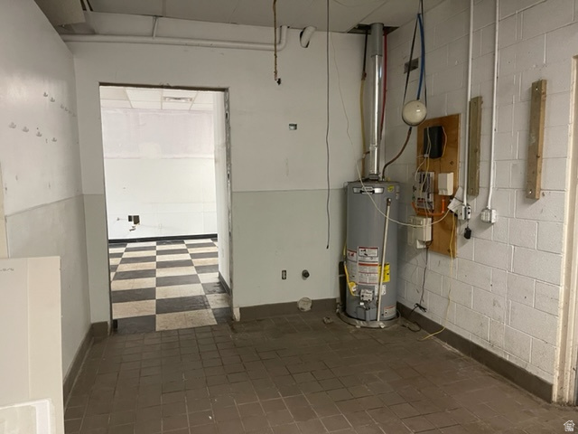 UINTAH PLAZA - Commercial Lease