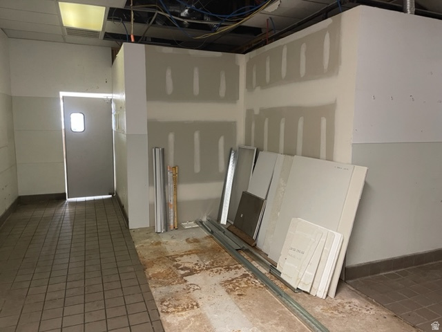 UINTAH PLAZA - Commercial Lease