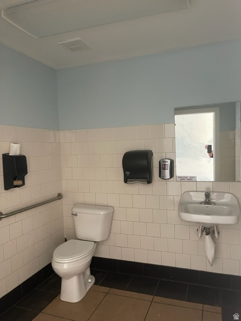UINTAH PLAZA - Commercial Lease