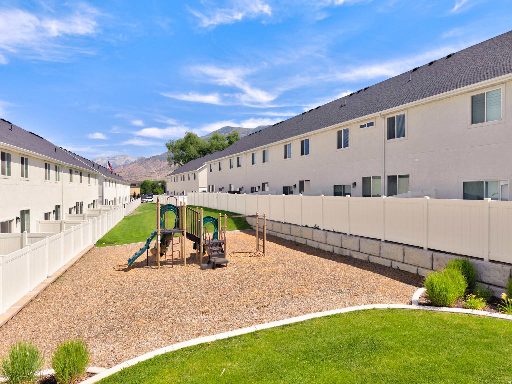 TILLA COURT - Residential