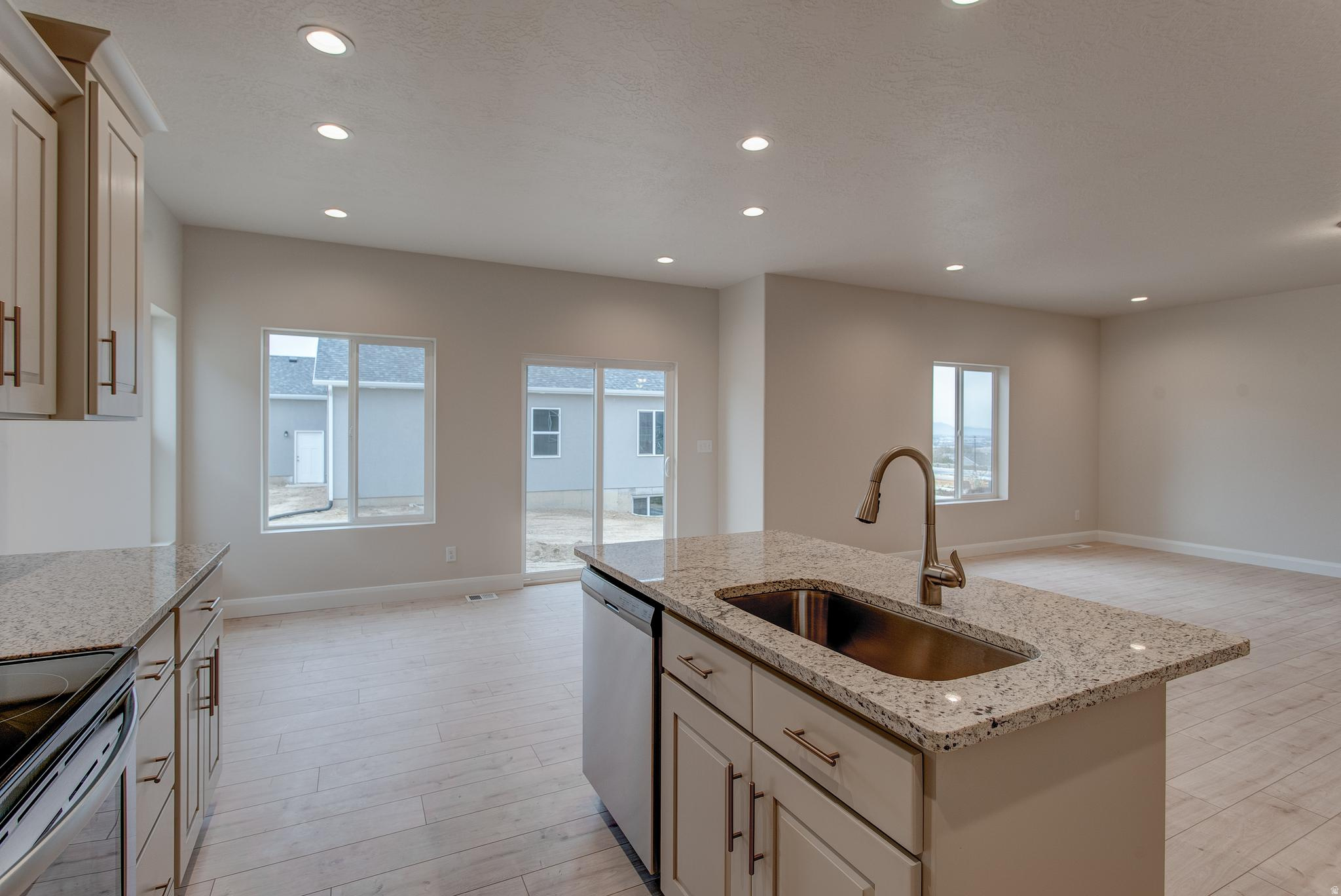 GRINDSTONE ESTATES - Residential