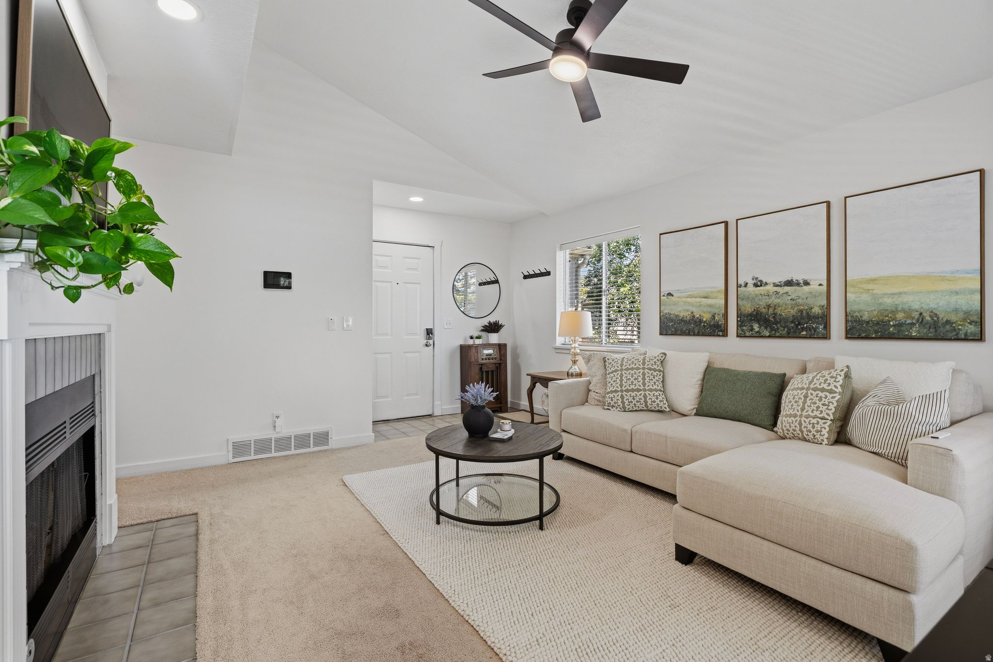 DAYBREAK HILL CONDMN - Residential