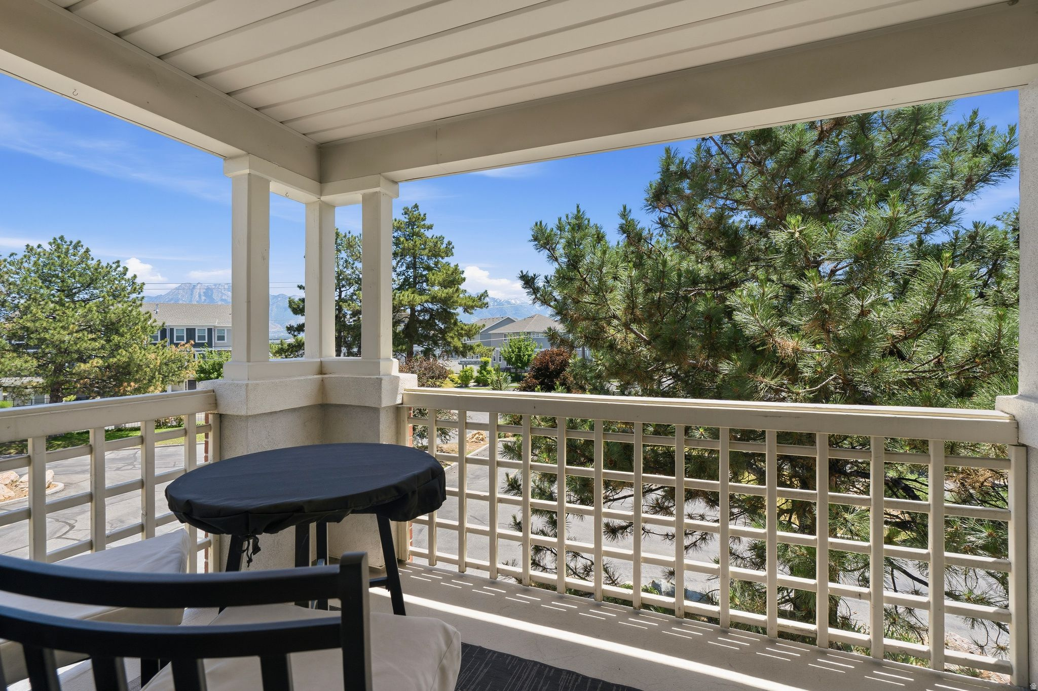 DAYBREAK HILL CONDMN - Residential