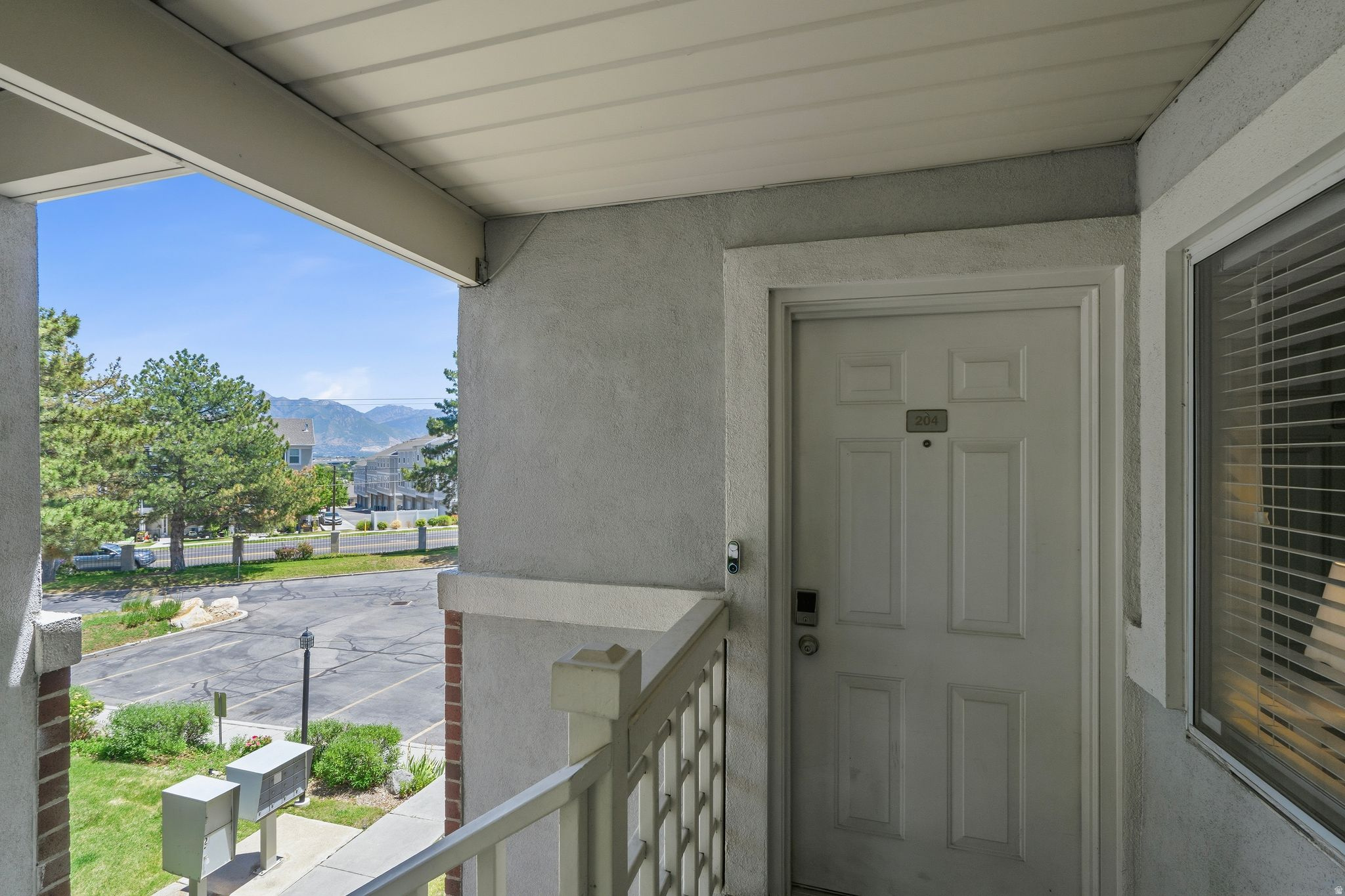 DAYBREAK HILL CONDMN - Residential