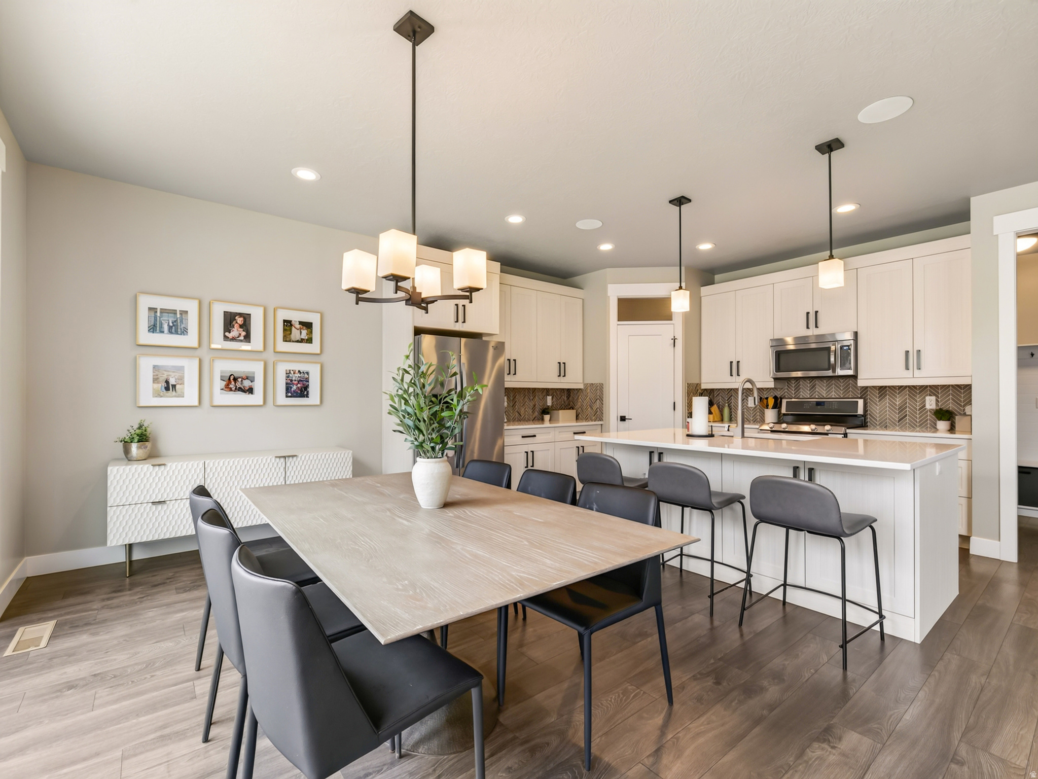 CANYON HILLS PHASE 1 - Residential