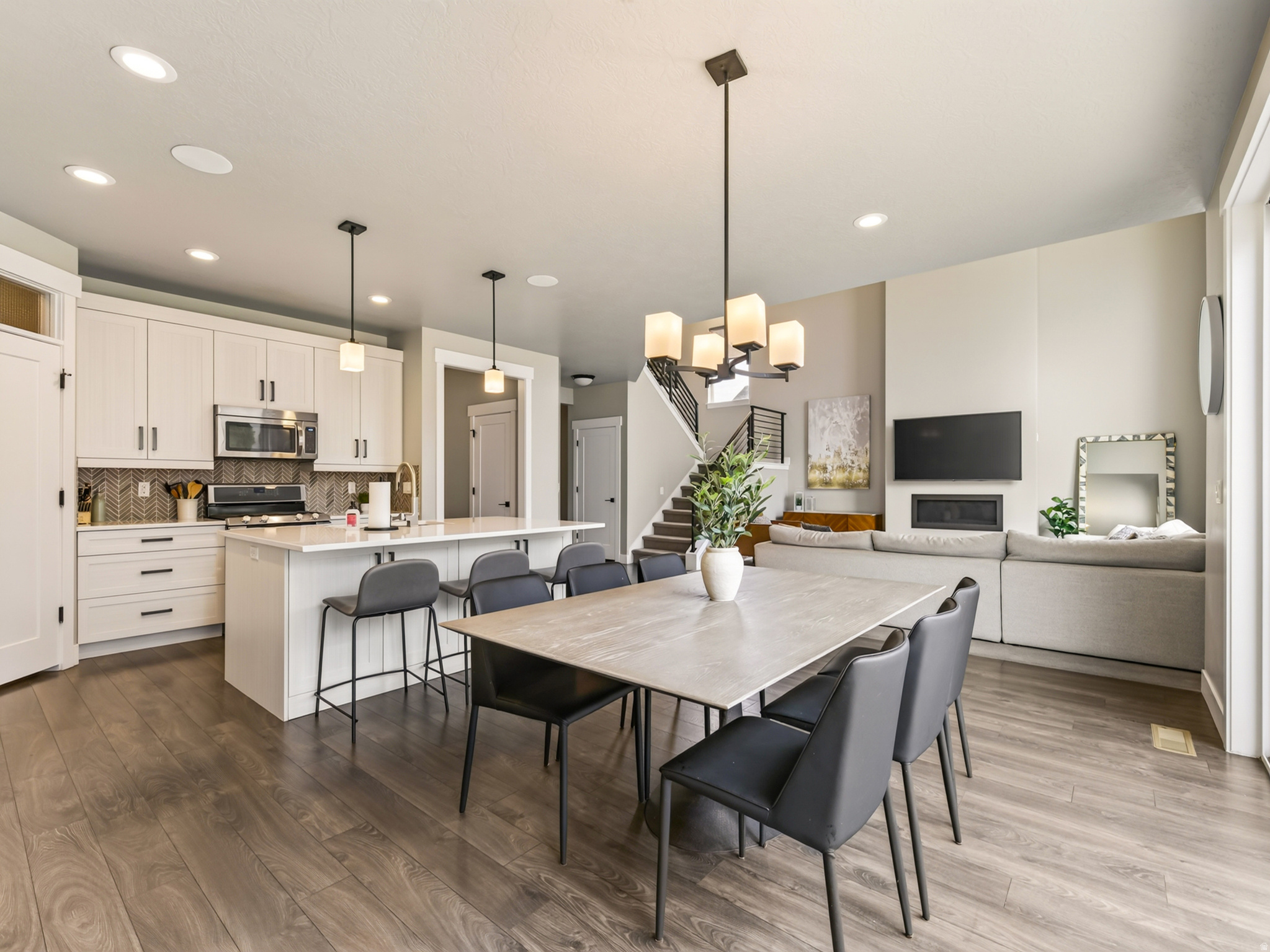 CANYON HILLS PHASE 1 - Residential