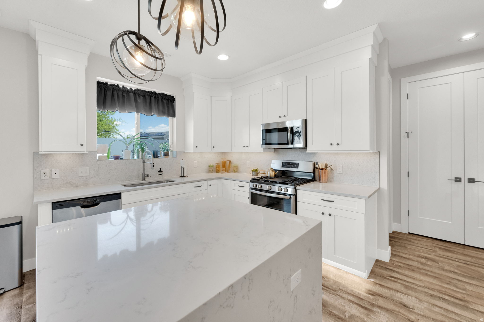 CRESTWOOD ESTATES - Residential