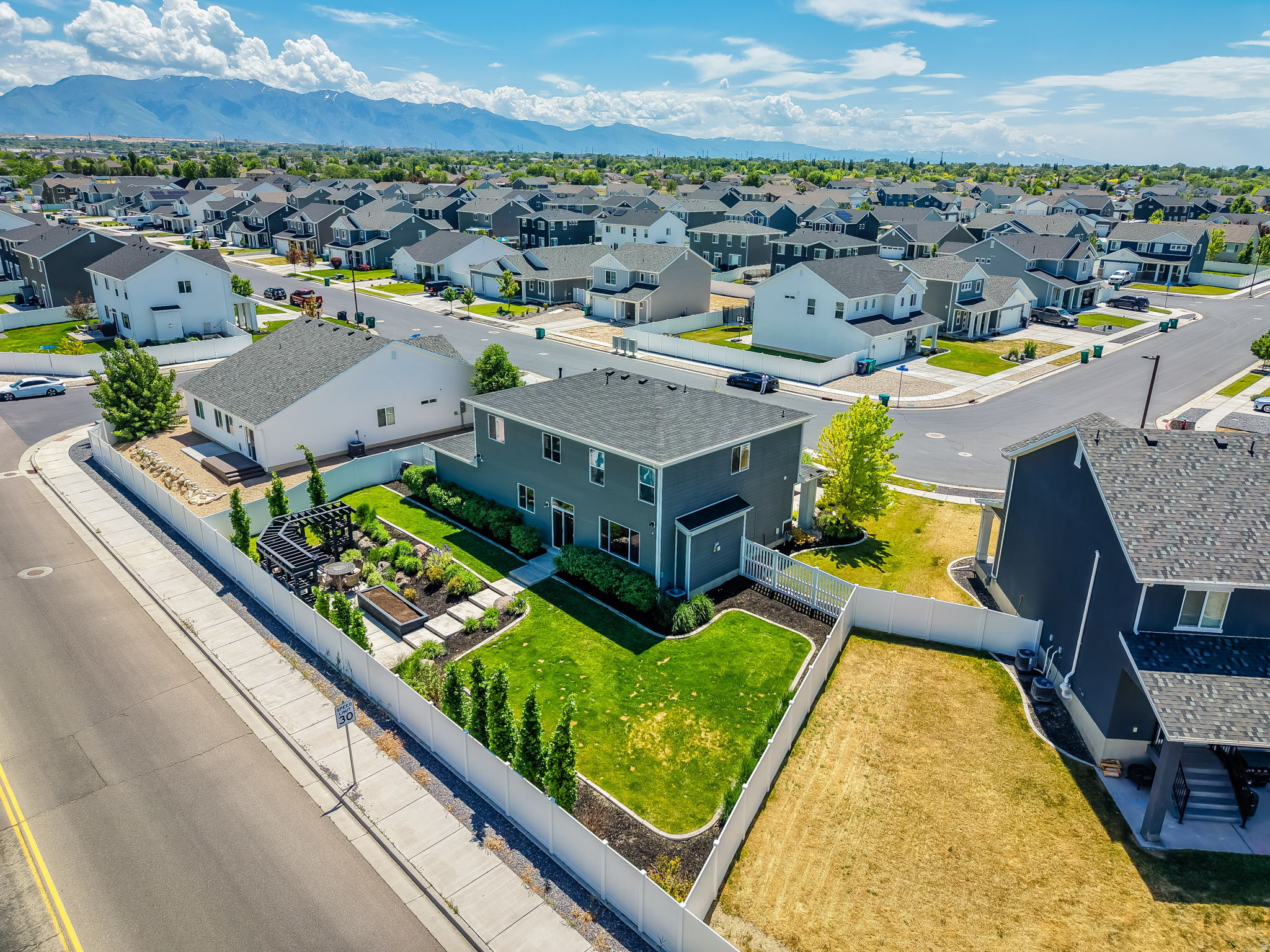 CRESTWOOD ESTATES - Residential