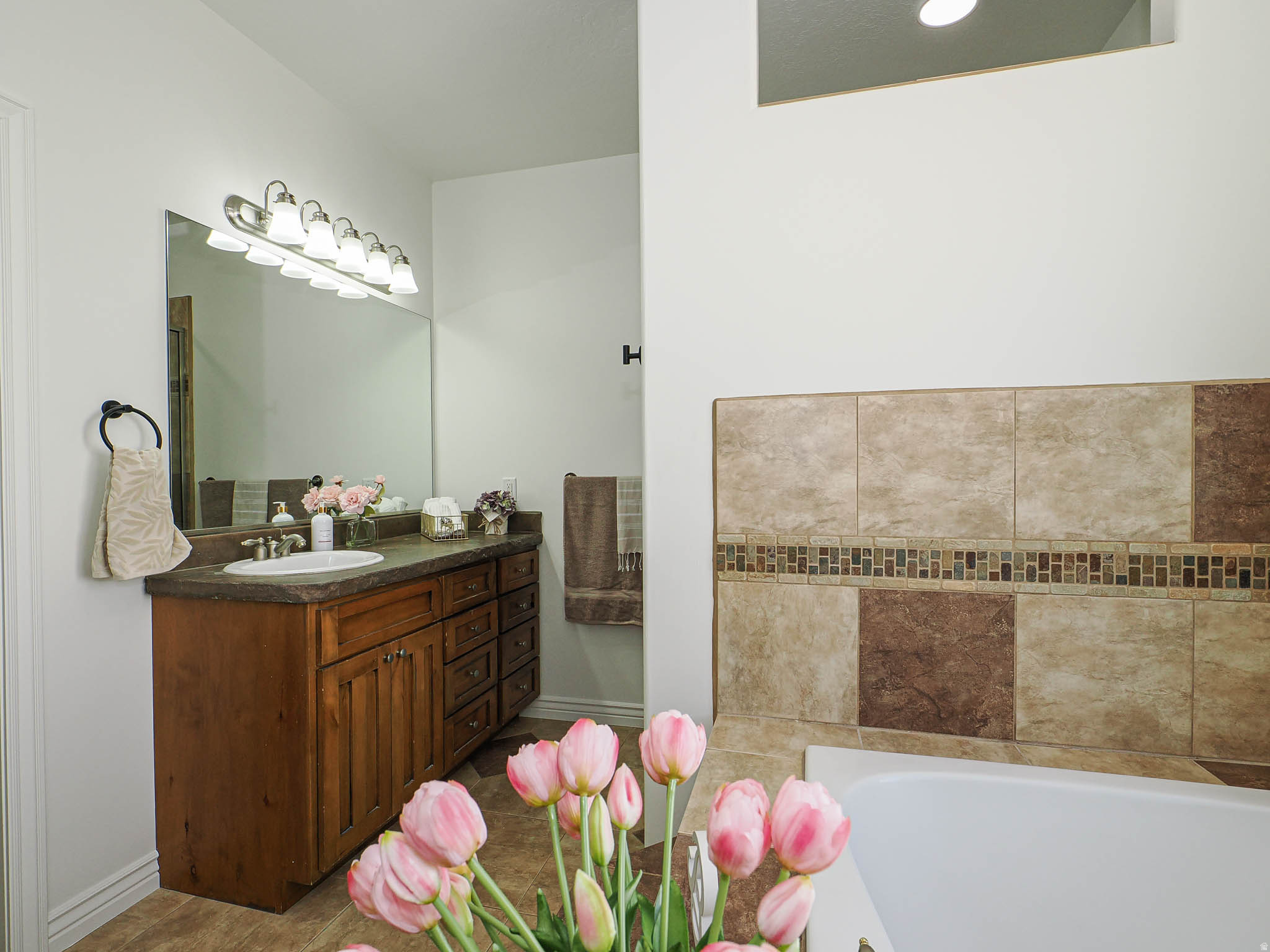 AVANYU ACRES - Residential