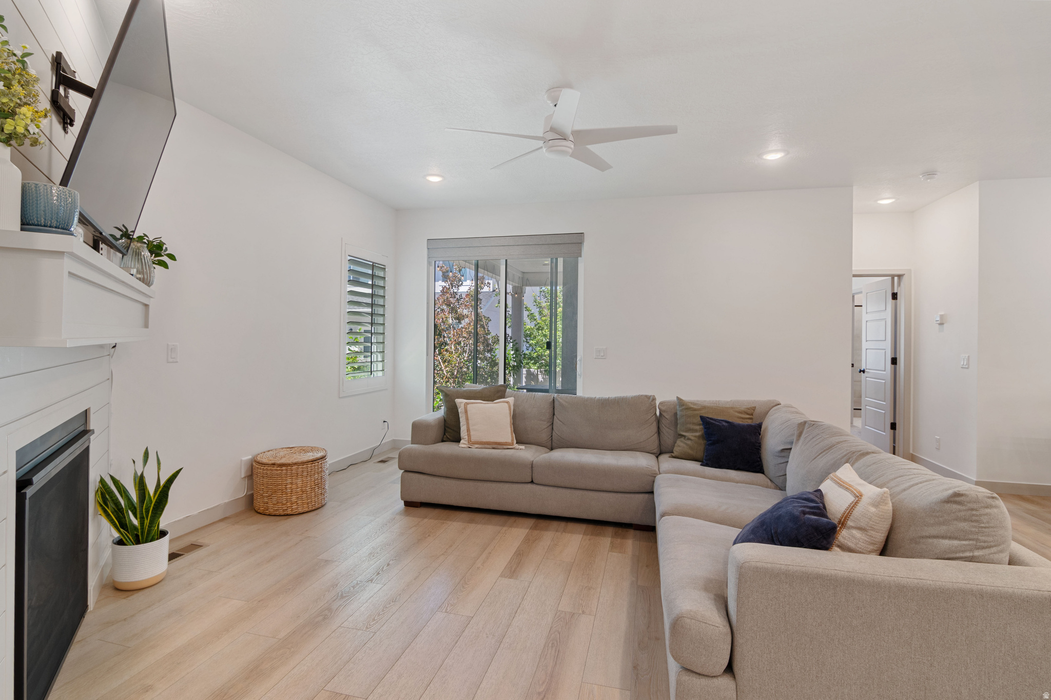 CEDAR CANYON - Residential