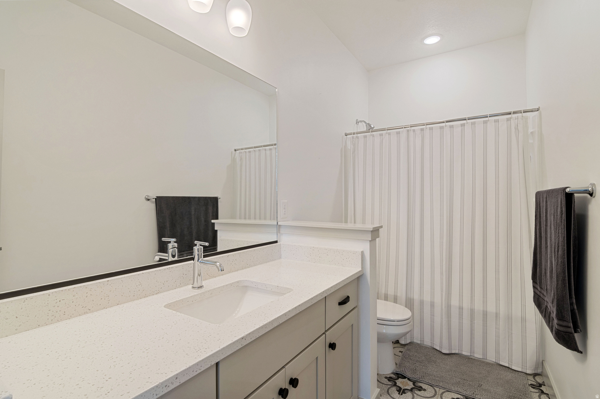 CEDAR CANYON - Residential