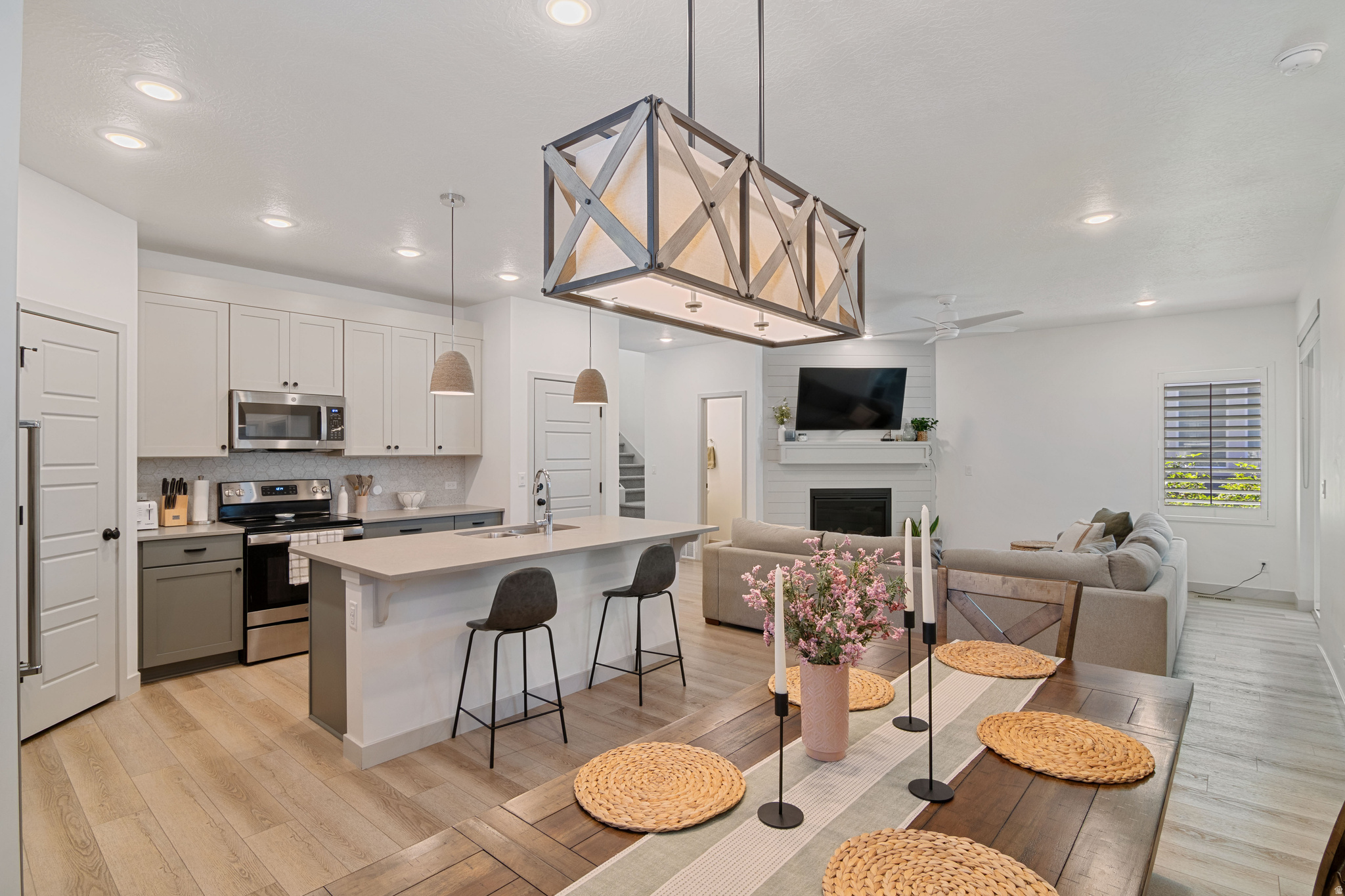 CEDAR CANYON - Residential