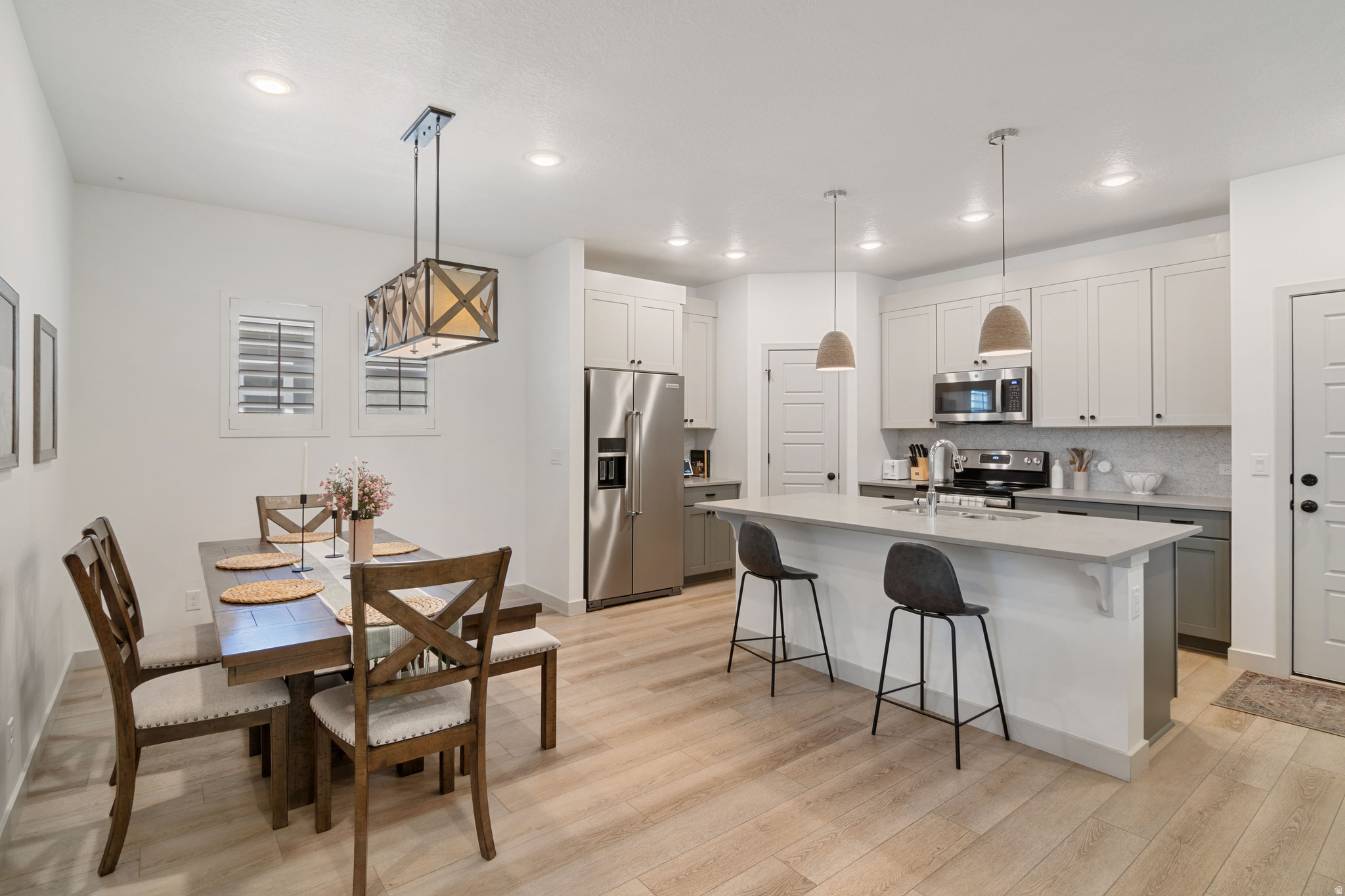 CEDAR CANYON - Residential