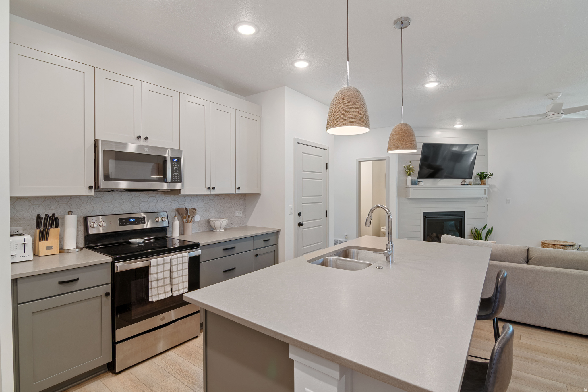 CEDAR CANYON - Residential