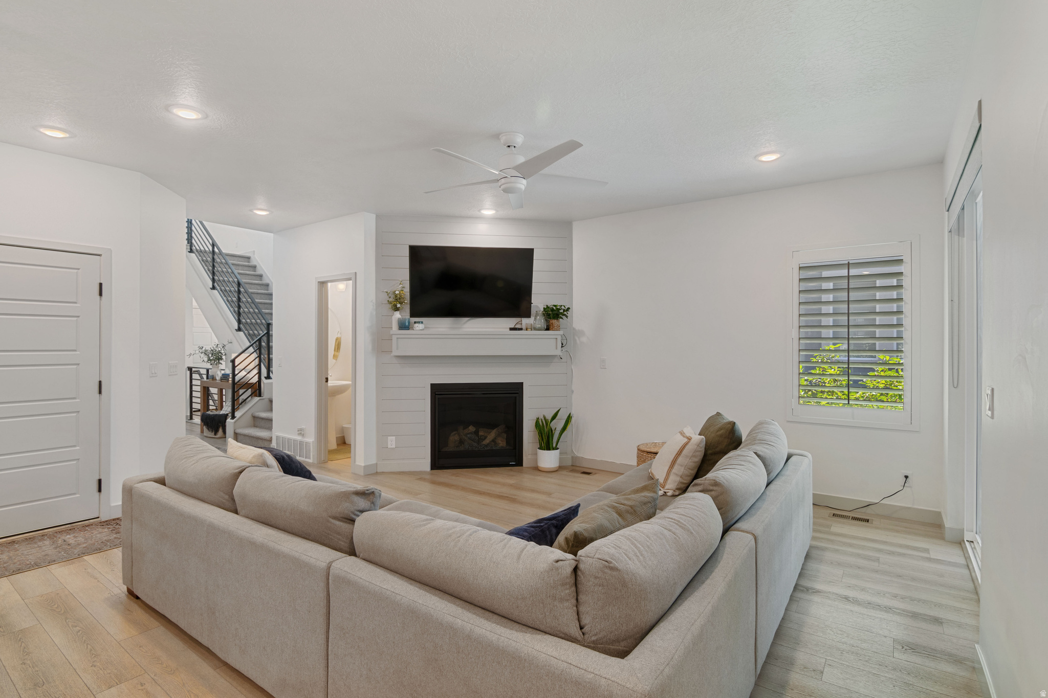 CEDAR CANYON - Residential
