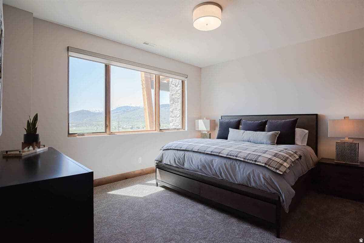 THE RIDGE TOWNHOMES - Residential