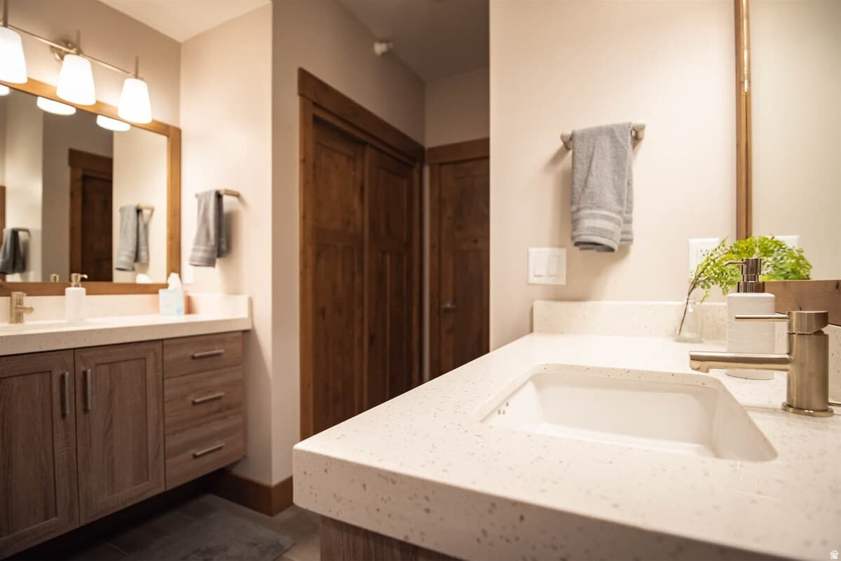 THE RIDGE TOWNHOMES - Residential