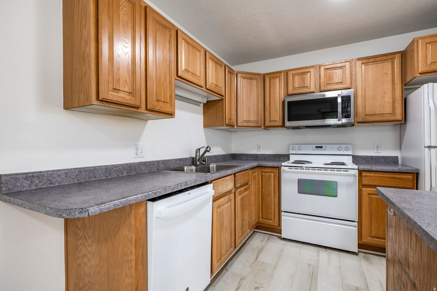 COTTONWOOD COVE OF HOLLADAY - Residential