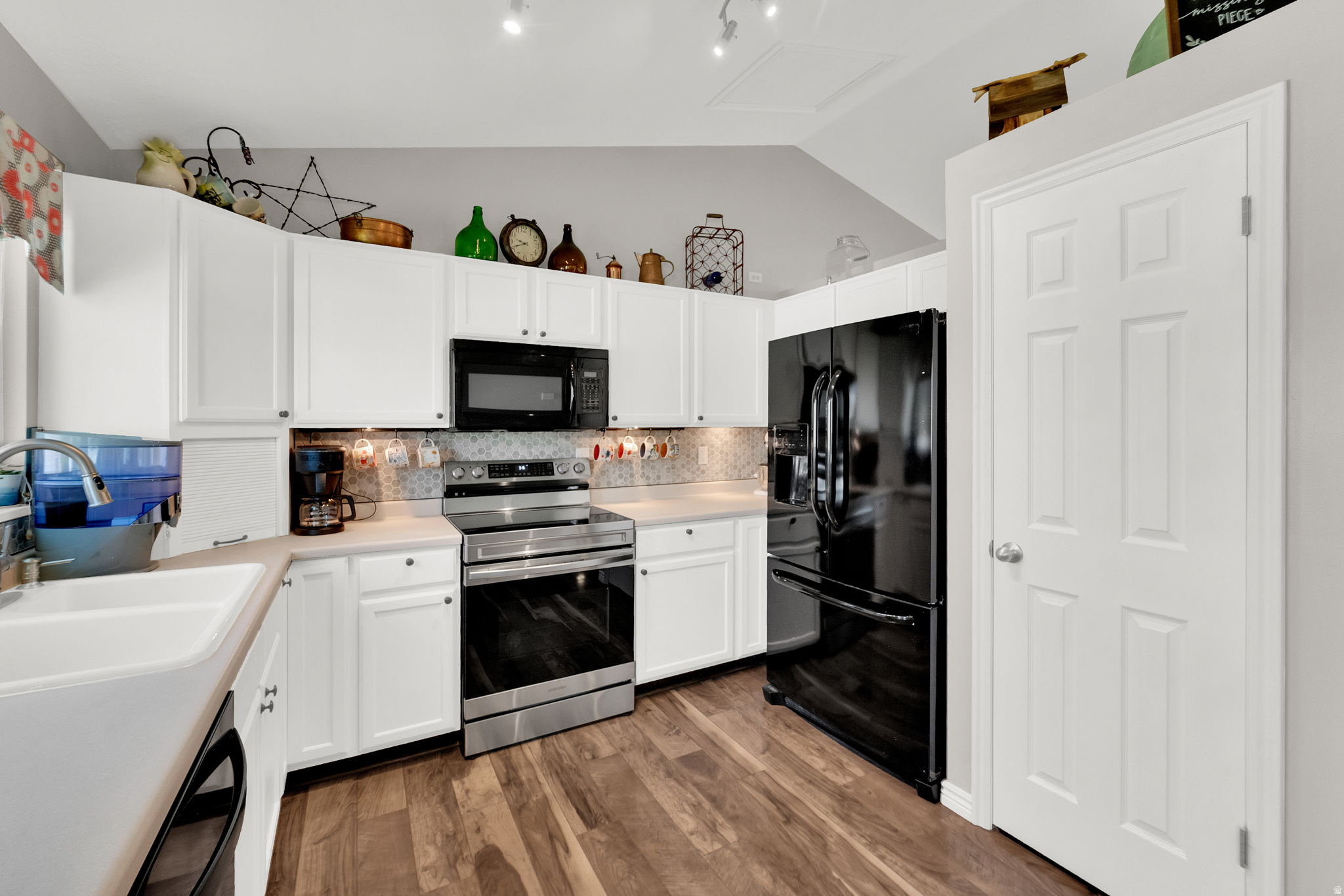 FREEMONT ESTATES - Residential