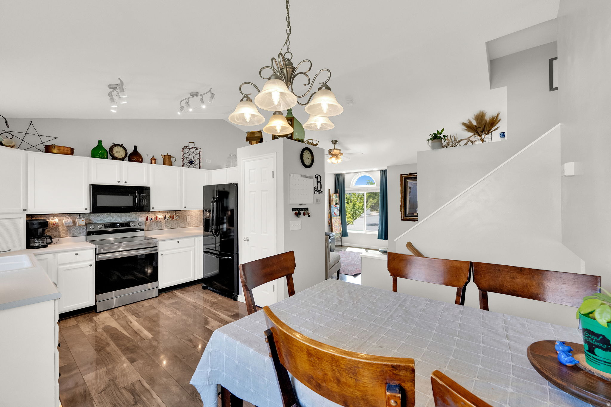 FREEMONT ESTATES - Residential