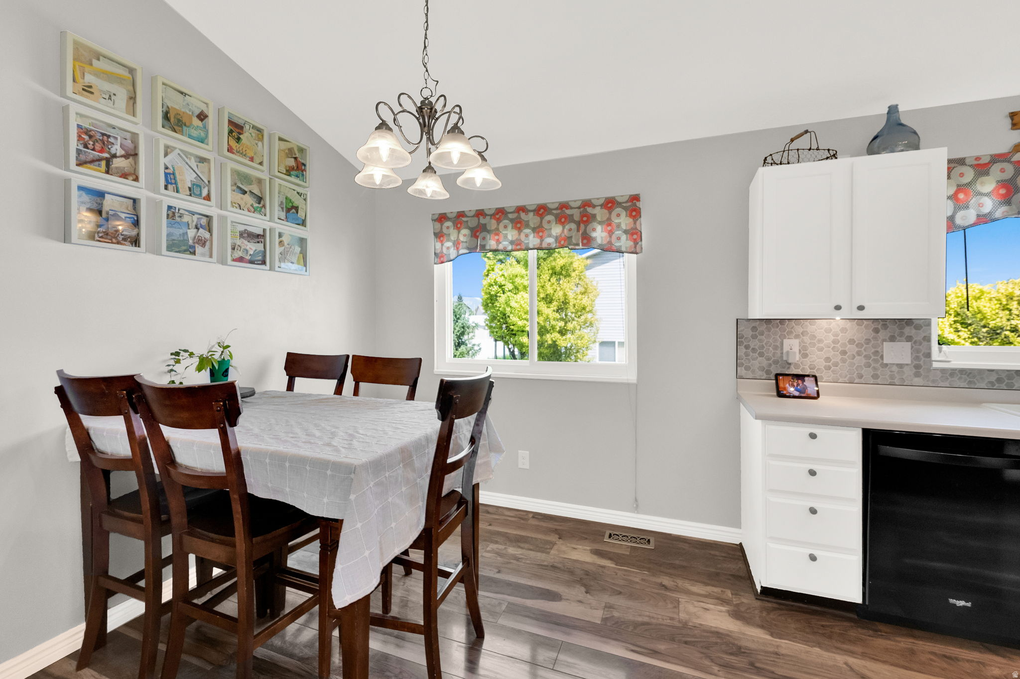 FREEMONT ESTATES - Residential