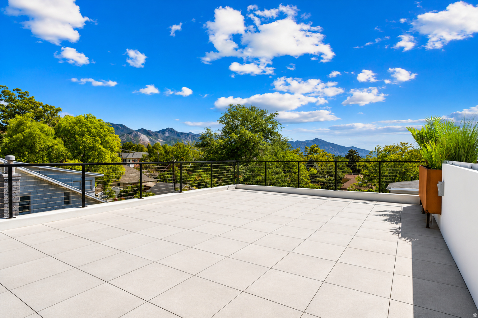3RD AVENUE TOWNHOMES - Residential