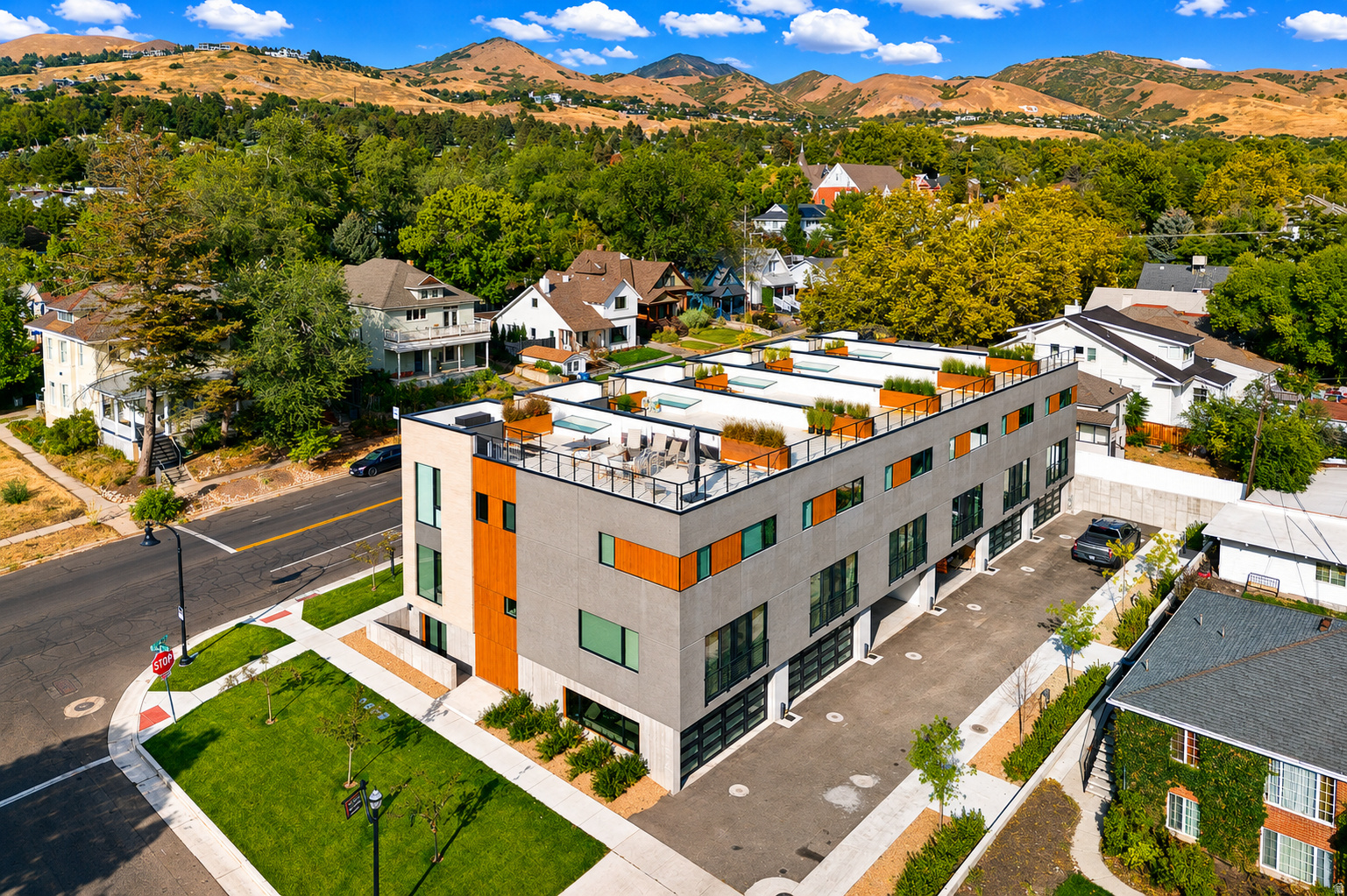 3RD AVENUE TOWNHOMES - Residential